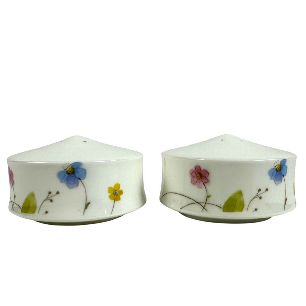 Mikasa Bone China Japan 1974-1996 Retired 'Just Flowers' Salt/Pepper Shaker Set